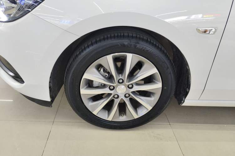 Used Buick GL6 2021 323T Mild Hybrid Connect Luxury Model
