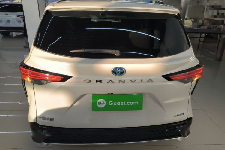 Used Toyota Granvia 2023 2.5L Hybrid Flagship VIP Edition
