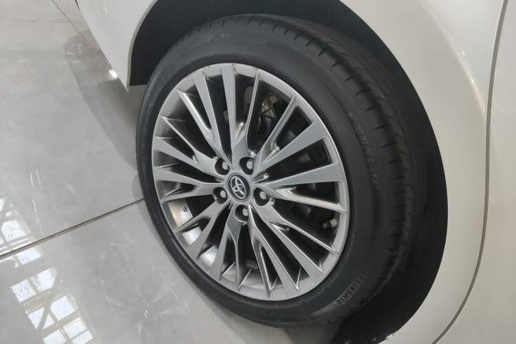 Used Toyota Camry 2019 Revised Version Dual-Engine 2.5 HG Luxury Edition
