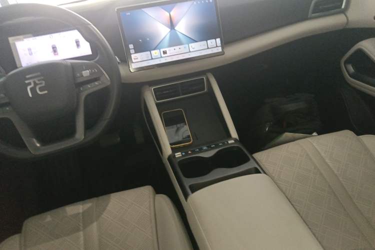 Used BYD Yuan UP 2025 Intelligent Driving Version 401 km Leading Edition