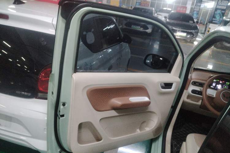 Used Wuling Hongguang MINIEV 2024 3rd Generation 215km Advanced Version
