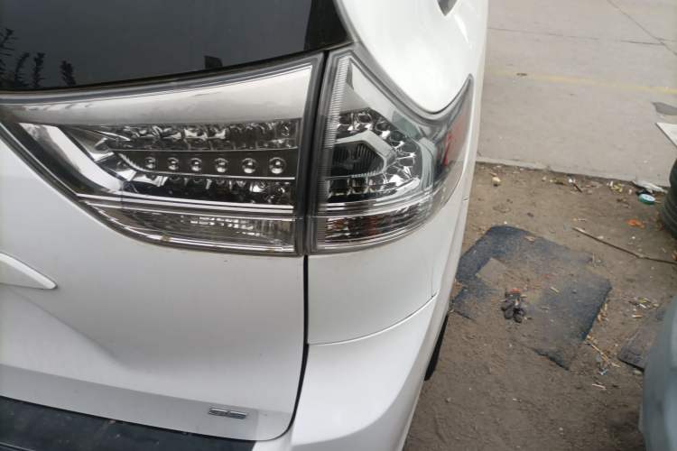 Used Toyota Sienna 2016 3.5L Two-Wheel Drive 7-Seater Parallel Import