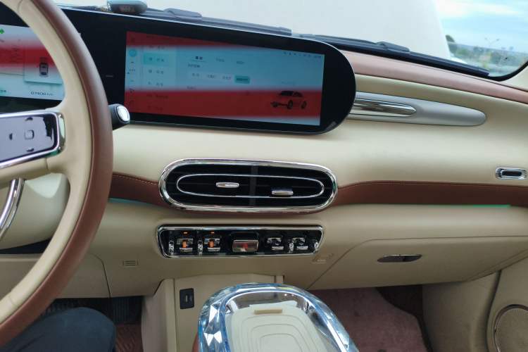 Used ORA Ballet Cat 2022 401 km Nutcracker Edition