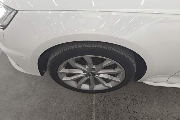 Used Audi A4L 2019 40 TFSI Fashion Edition China VI Emission Standard
