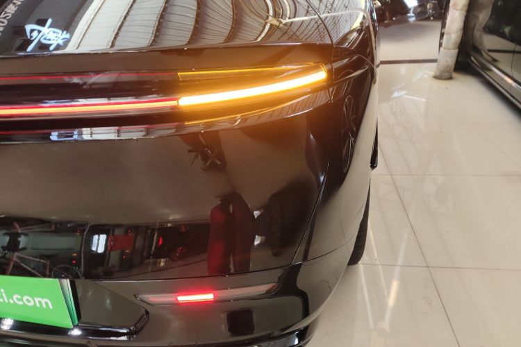 Used Zeekr 7X 2025 100 kWh Long-Range Rear-Wheel Drive with Intelligent Driving Features