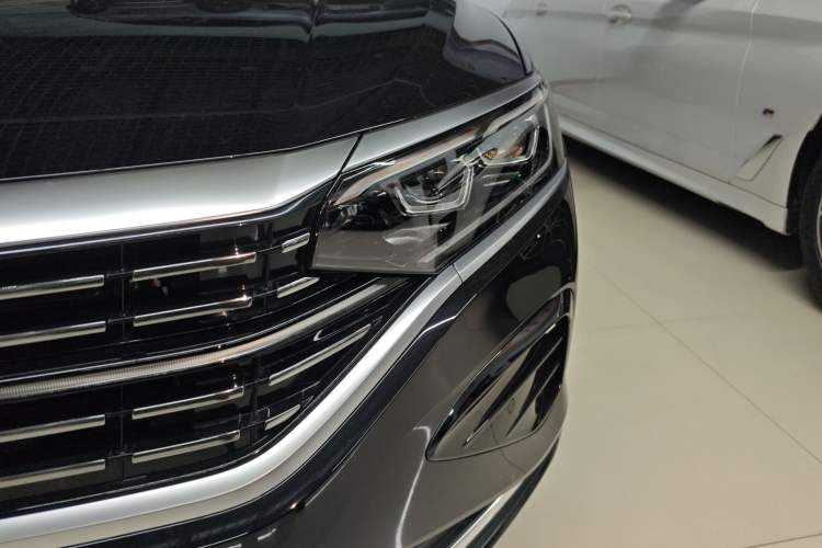 Used Volkswagen Passat 2025 Outstanding Model 380TSI Dragon Glory Edition
