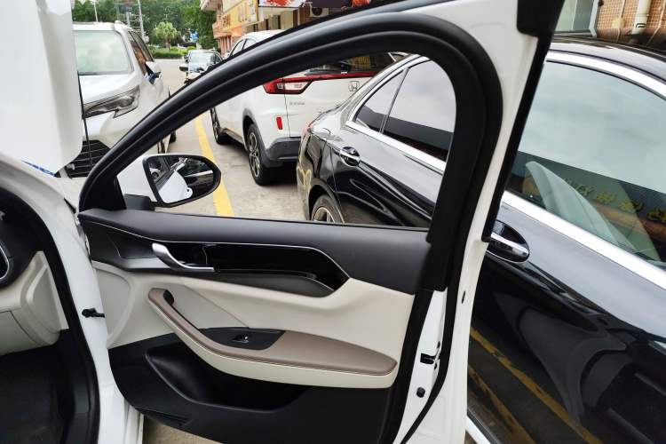 Used BYD Qin PLUS 2024 HONOR Edition DM-i 120KM Leading Model
