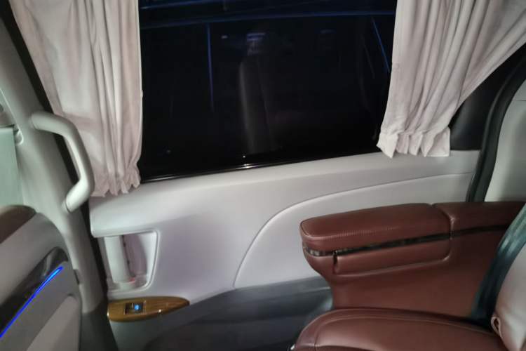 Used Toyota Sienna 2020 3.5L Two-Wheel Drive XLE Leather Interior 7 Seats Mexico Edition
