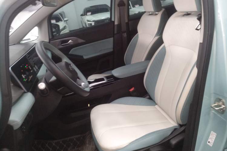 Used Geometry E Firefly 2024 401 km Fluorescent
