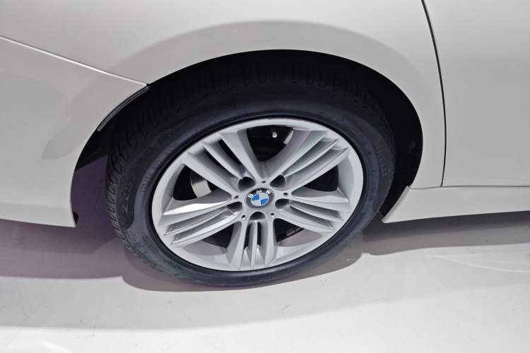 Used BMW 3 Series 2016 320i Fashion Model
