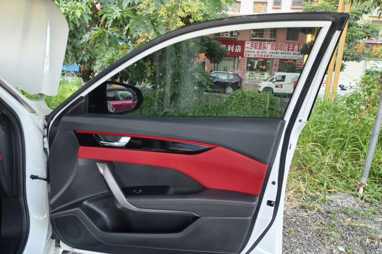 Used Dongfeng Aeolus Yixuan 2021 230T Automatic Zuiying Knight Edition
