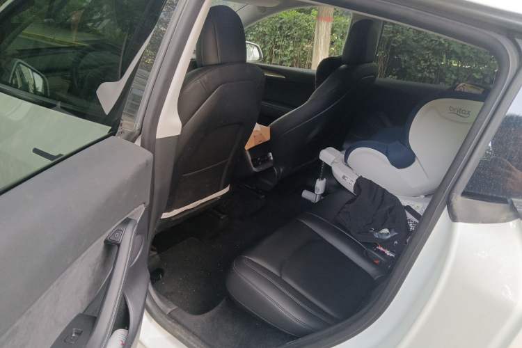 Used Tesla Model Y 2021 Long-Range All-Wheel-Drive Version
