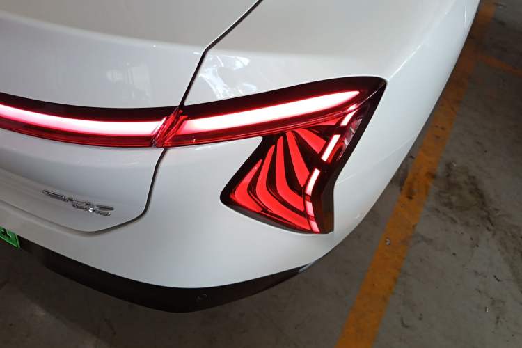 Used Hongqi EH7 2024 600 Pro Glory Edition
