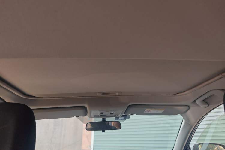 Used Toyota RAV4 2016 2.0L CVT Two-Wheel Drive Fashion Edition China V Standard
