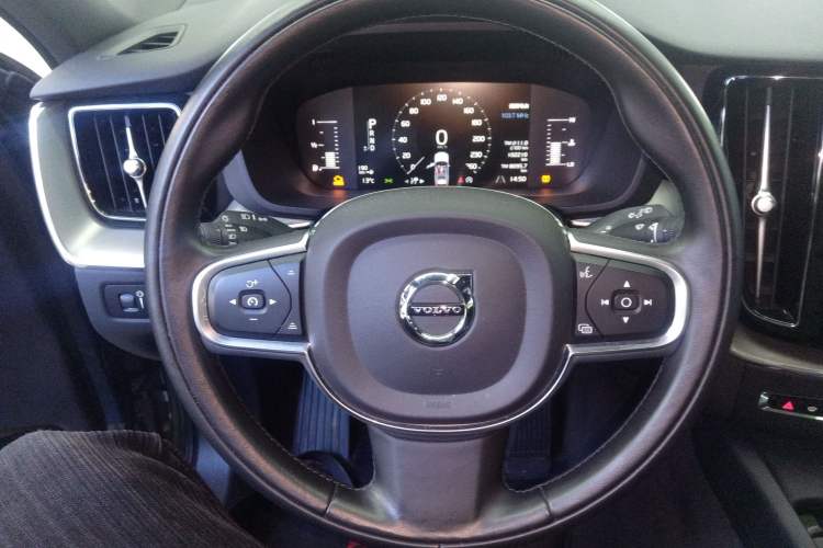 Used Volvo XC60 2021 T5 4x4 Smart Luxury Edition