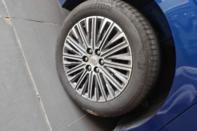 Used Buick GL8 New Energy 2024 Lu Zun Luxury Edition 7-Seater
