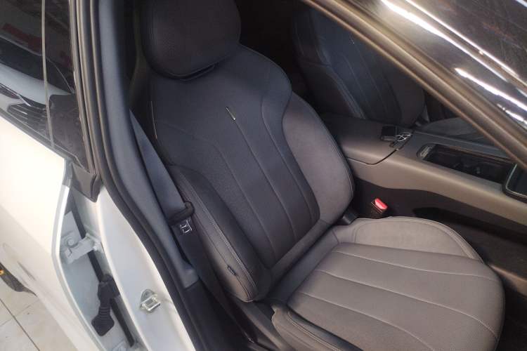 Used Lynk & Co 07 2024 EM-P 126 Long-Range Halo
