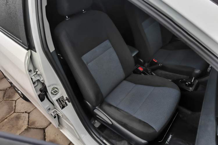 Used Toyota YARiS L 2019 1.5E CVT Dynamic Edition China VI compliant
