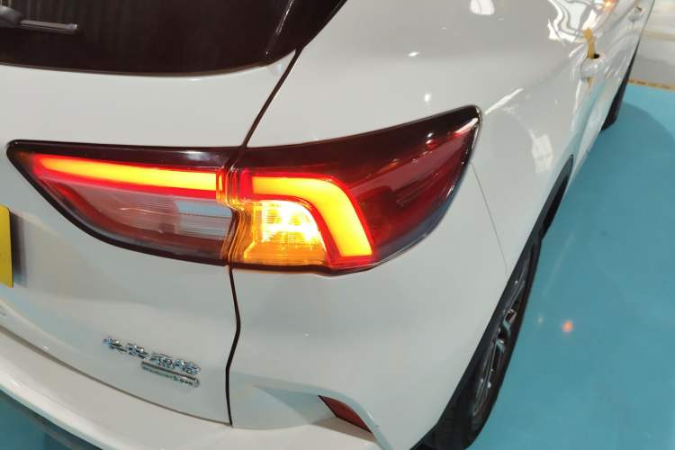 Used Ford Escape 2020 EcoBoost 245 Two-Wheel-Drive Titanium Edition
