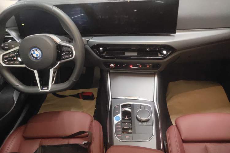 Used BMW i3 2025 eDrive 35 L
