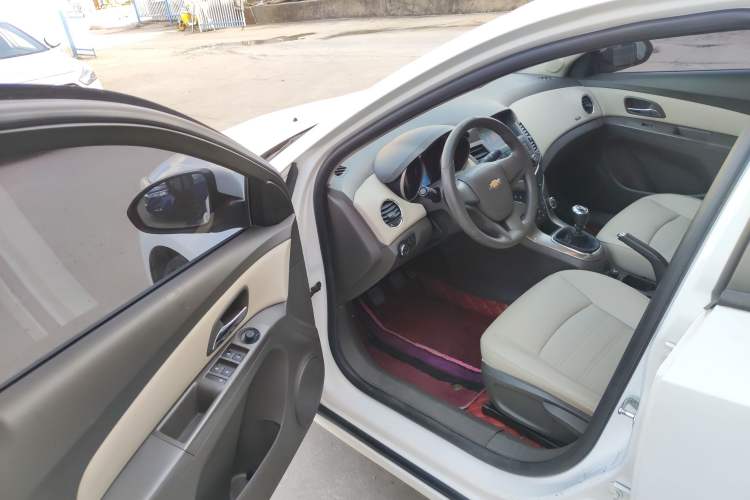 Used Chevrolet Cruze 2015 1.5L Classic SE MT
