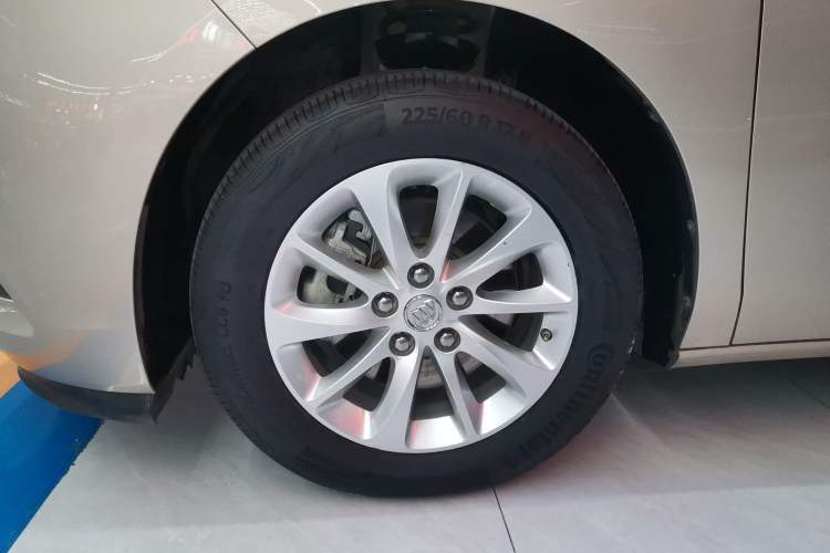 Used Buick GL8 2017 ES 28T Comfort Model China V Standard
