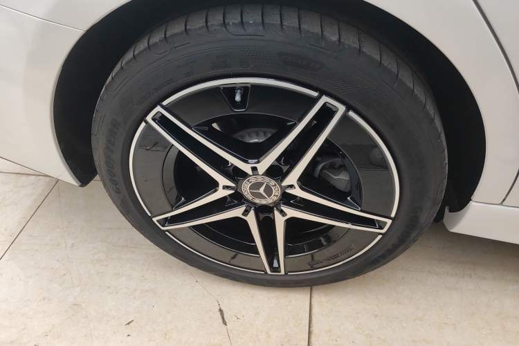 Used Mercedes-Benz C-Class 2024 Facelift C 260 L Night Edition Sport Version
