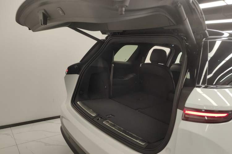 Used Nio ES8 2023 75 kWh Executive Edition
