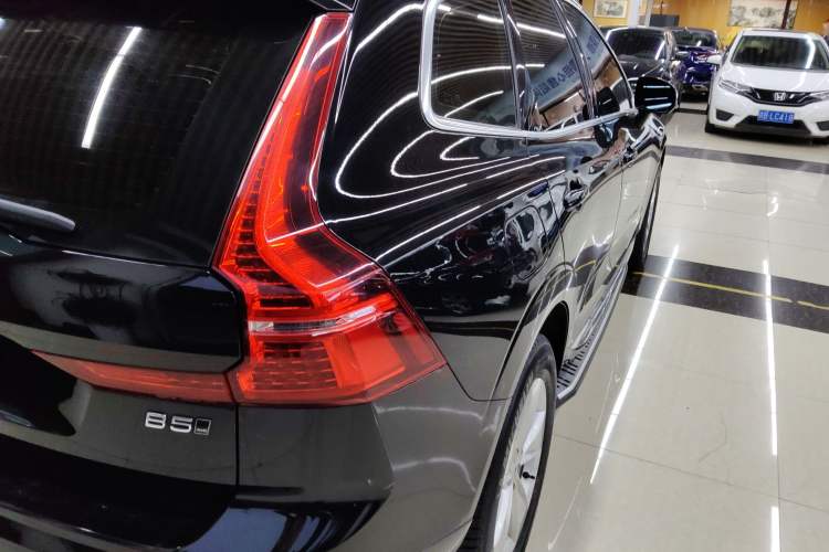 Used Volvo XC60 2022 B5 4x4 Zhiyi Luxury Edition
