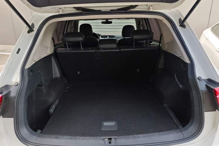 Used Volkswagen Tiguan L 2018 330TSI Automatic Two-Wheel Drive Luxury Edition
