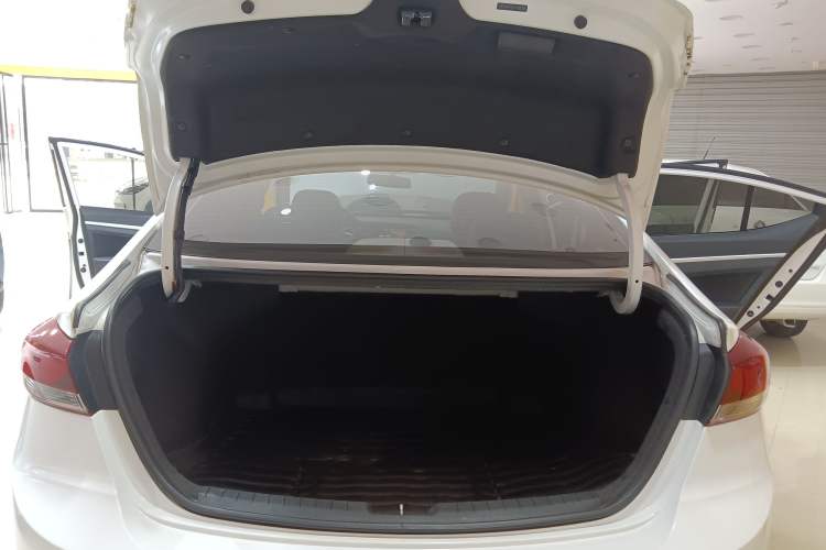 Used Hyundai Elantra (6th Generation / Lingdong) 2016 1.6L Automatic ZhiXuan – Elite Version