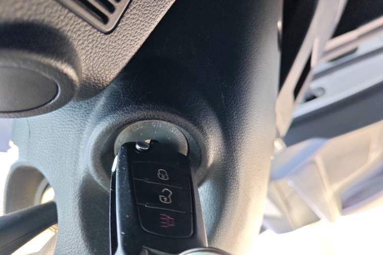 Used Great Wall King Kong Poer 2023 2.0T Automatic Diesel Two-Wheel-Drive Elite Version Flatbed GW4D20M
