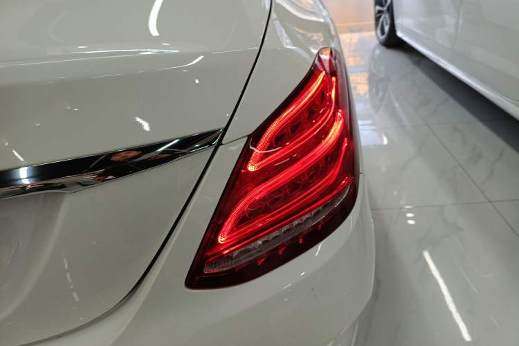 Used Mercedes-Benz C-Class 2018 C 180 L Fashion Edition Sport Version
