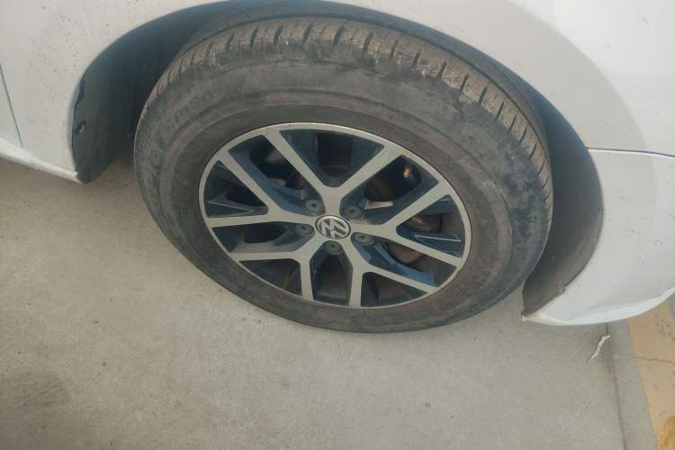 Used Volkswagen Lavida 2013 Revised Classic 1.6L Automatic Fashion Edition
