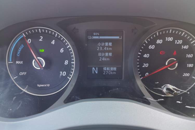 Used Wuling Yangguang 2024 300KM Comfort Version Passenger Van 75kW
