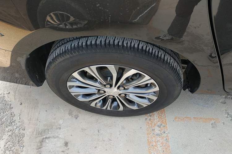 Used Buick GL8 2022 Land Cruiser Executive Class 652T Comfort Model
