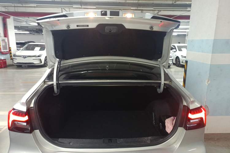 Used  ER6 2020 620 km Smart Edition
