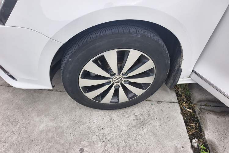 Used Volkswagen Sagitar 2017 230TSI Automatic Comfort Version
