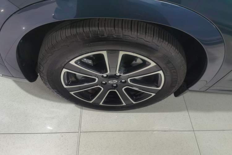 Used Hima AITO M7 2024 1.5T Intelligent Drive Rear-Drive Ultra Version 5 Seats
