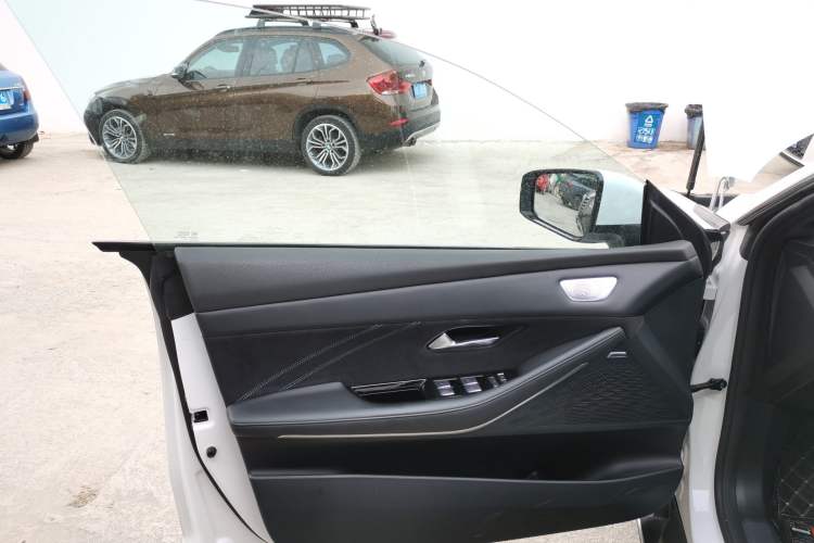 Used  SL03 2023 200Max Range-Extended Version
