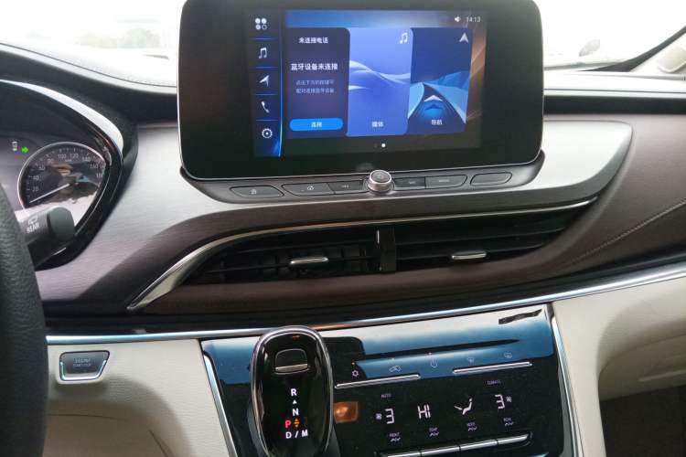 Used Buick GL8 2023 Land Executive Class Comfort Model
