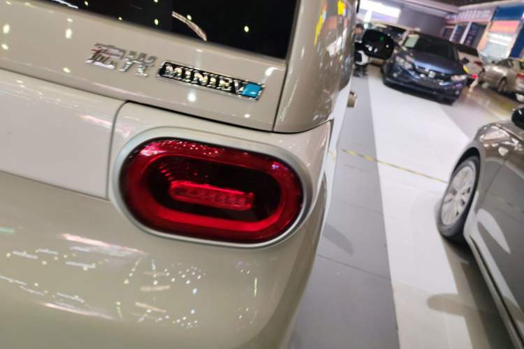 Used Wuling Hongguang MINIEV 2024 3rd Generation 215km Youth Edition