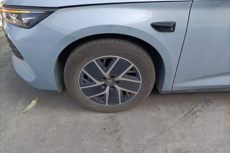 Used BYD Qin L 2025 DM-i Smart Drive 120KM Superior Model
