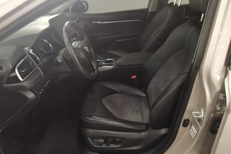 Used Toyota Camry 2021 2.0S FENGSHANG Edition
