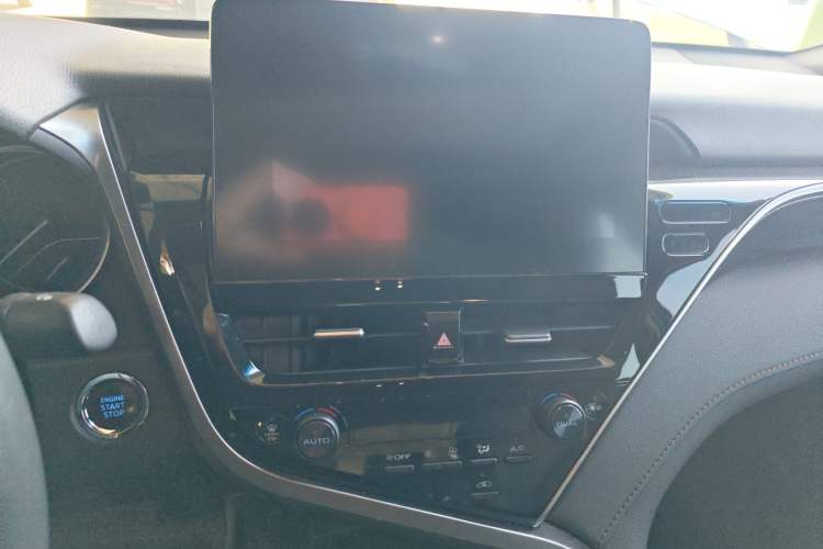 Used Toyota Camry 2021 2.0G Luxury Edition
