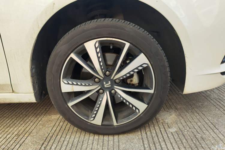 Used  ER6 2021 New Dynamic Edition 620km Smart Drive Version
