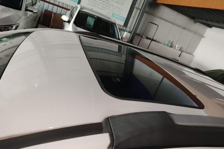 Used Buick Encore 2015 1.4T Automatic Two-Wheel Drive Urban Elite Version
