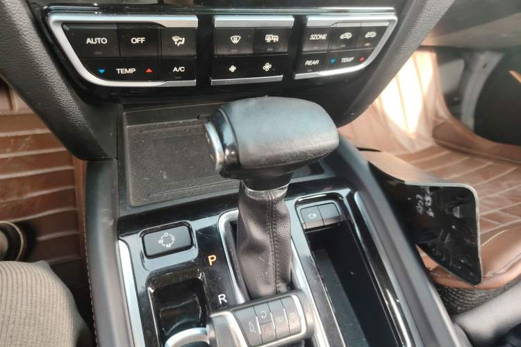 Used GAC Trumpchi GS8 2017 320T Two-Wheel Drive Luxury Smart Connectivity Version (7 Seats)