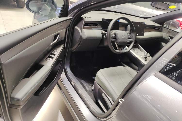 Used BYD Qin PLUS 2025 DM-i Smart Drive 55KM Leading Model
