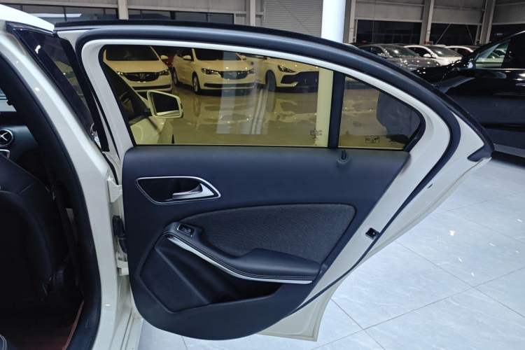 Used Mercedes-Benz A-Class 2013 A 180 Fashion Model